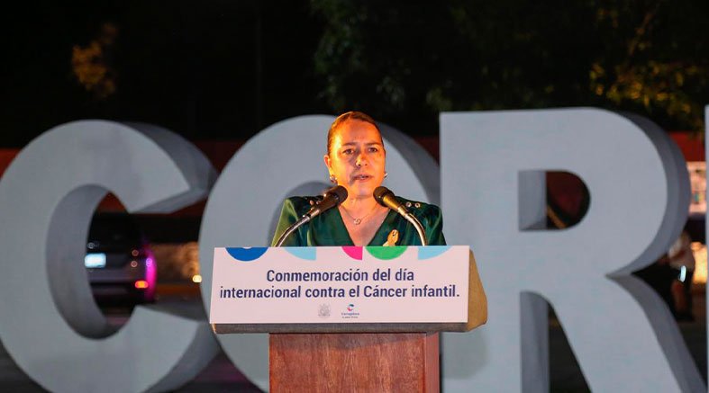 Iluminan de amarillo la pirámide de El Pueblito por la lucha contra el Cáncer Infantil 2 Iluminan de
