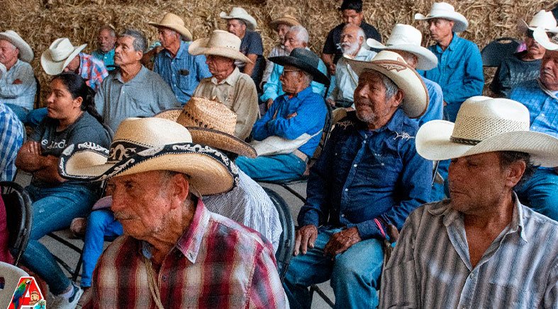 Asiste Lic. Fernando Sánchez Gil al aniversario de la Asociación Ganadera 4 Asiste Lic