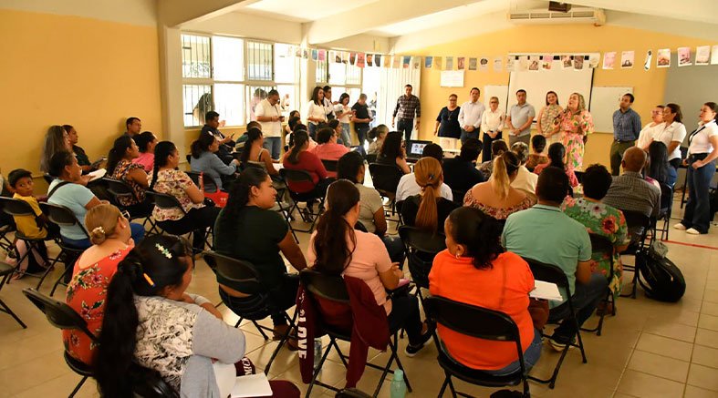 En Jalpan impulsan venta de alimentos nutritivos en las escuelas 2 En Jalpan
