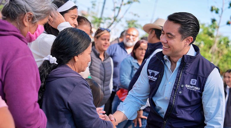 Entrega Felifer Macías rehabilitación del Parque La Peña CTM 2 La Peña CTM