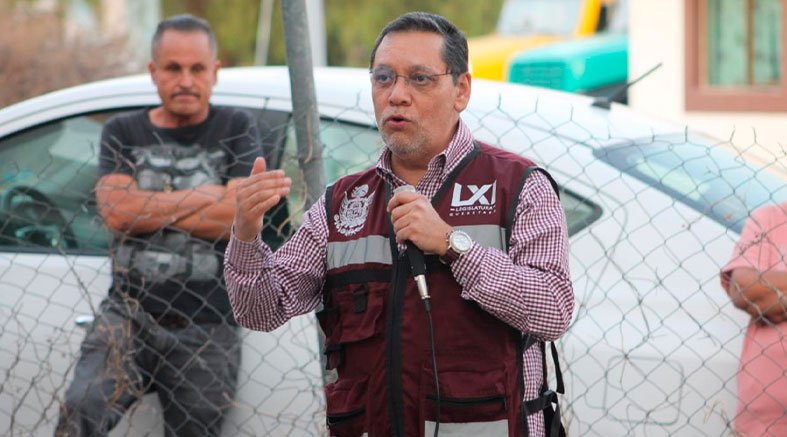 El Diputado Ulises de la Rosa, cerca de su gente en Asamblea Comunitaria No. 20 2 su gente
