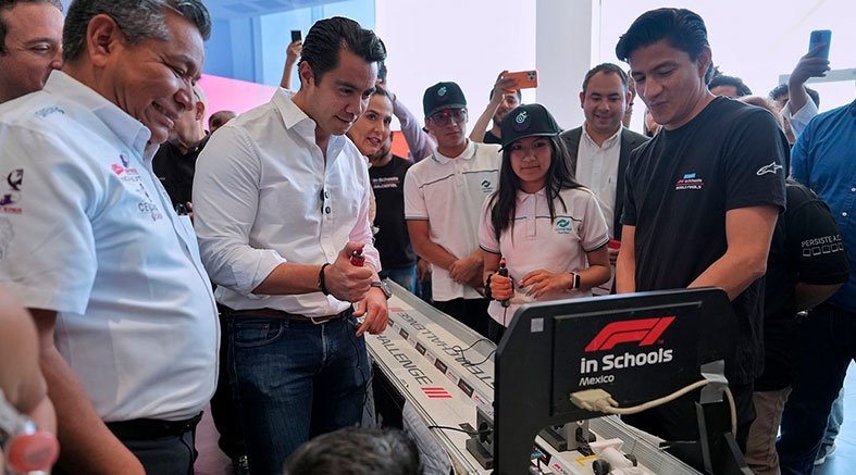 Encabeza Felifer Macías inauguración del Desafío Stem F1 In Schools México 2 Desafío
