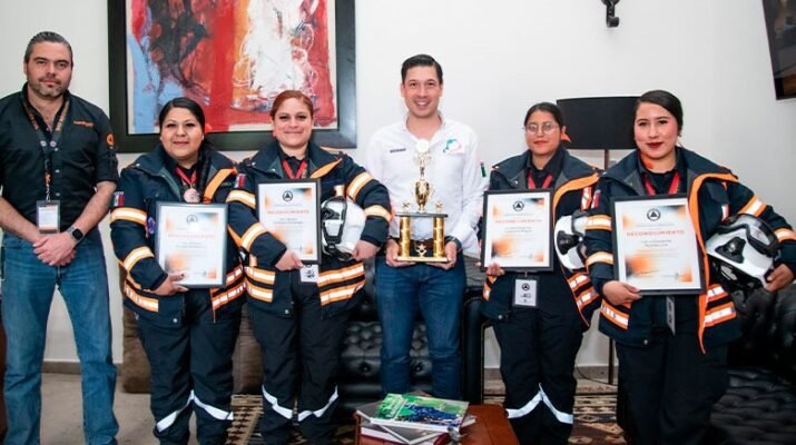 Monsalvo Entrega Reconocimientos a Protección Civil 1 a Protección