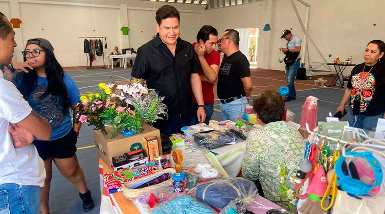 Astudillo recorre el Bazar Juventud en SJR 3 Astudillo recorre