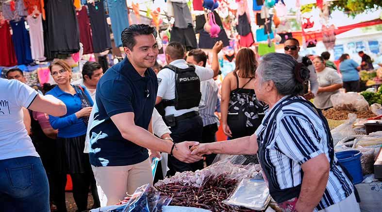 Impulsa Felifer Macías el programa “El Extra” en el Tianguis Santa Mónica 2 Tianguis Santa