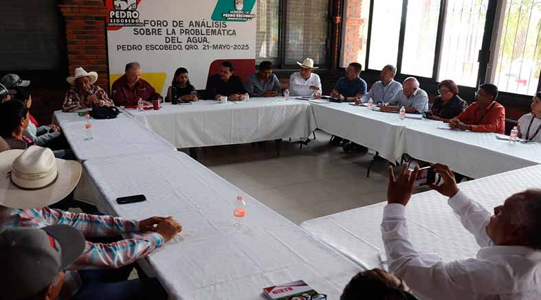 Pedro Escobedo impulsa soluciones concretas ante la problemática del agua 2 concretas