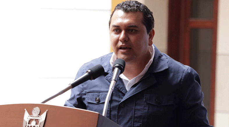 Reconocimiento Estatal a Pedro Escobedo por combatir la corrupción 4 reconocimiento