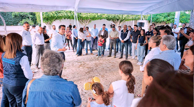 Felifer Macías entrega obra en Jurica Campestre 2 Jurica Campestre