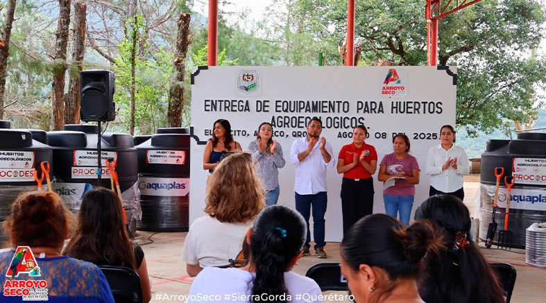 Realiza Fernando Sánchez Gil Entrega De Material Para Huertos 2 Material