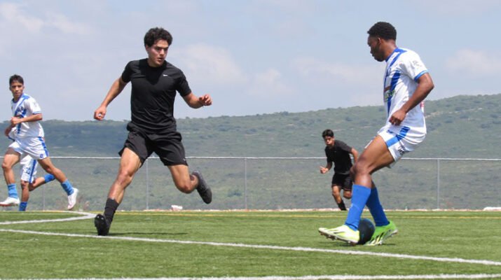 Querétaro, referente del deporte universitario internacional 1 favor de enviar junto con su paquete los siguientes documentos: 6 copias de credencial del INE por ambas caras. 6 copias de credencial de pensionado por ambas caras. 9 copias de hoja de concesión de pensión por ambas caras. 5 copias de hoja única de servicios. 1 copia de su comprobante de domicilio. De no ser posible, al menos mandar una copia legible de cada documento por ambas cara