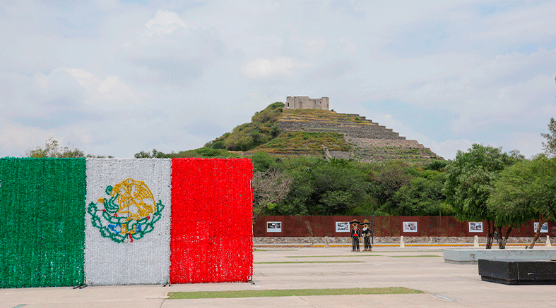Entrega de kits para la Carrera Corregidora 2025 2 kits para