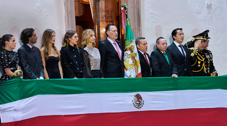 Acude Macías a la ceremonia de Grito de Independencia 3 Acude Macías