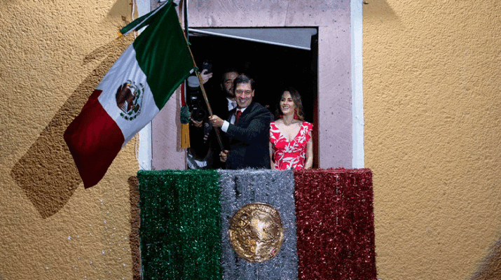 Monsalvo encabeza el Grito de Independencia en El Marqués 1 Grito de