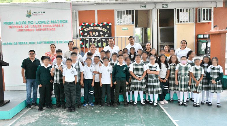 Jalpan rehabilita bebederos en la Esc. Prim. Adolfo López Mateos 4 Jalpan rehabilita