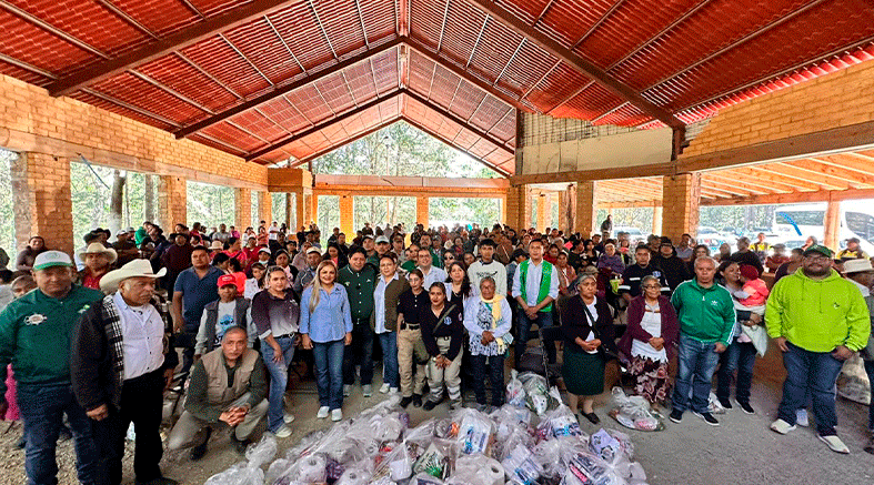 Huehuetoca dona 670 despensas a Pinal de Amoles por contingencia 4 670 despensas