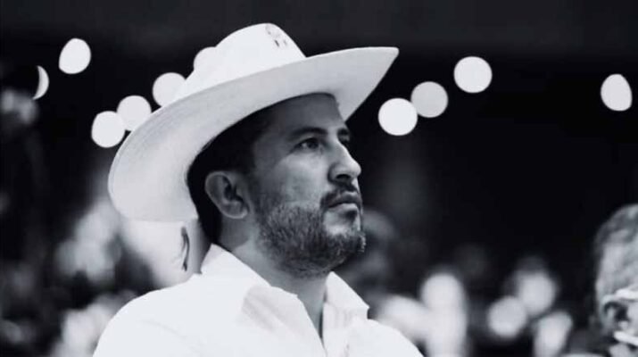 Carlos Manzo alcalde de Uruapan es asesinado en pleno festejo de Día de Muertos 19 Carlos Manzo