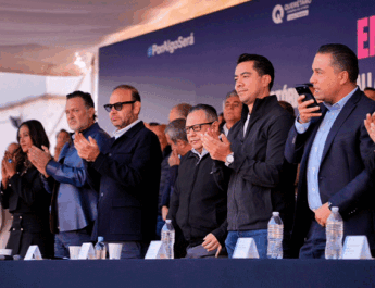 Desfile por Aniversario 1