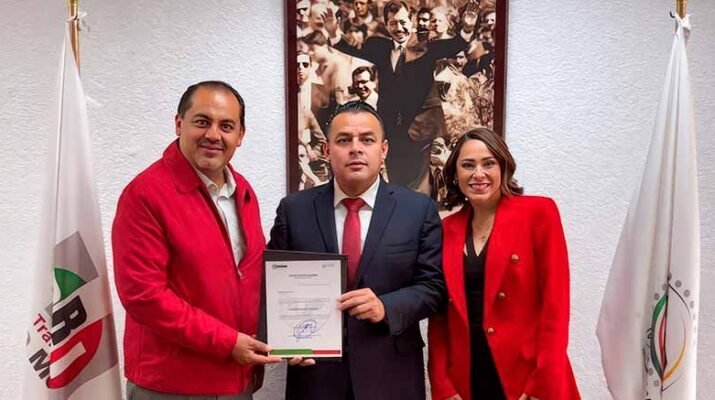 René Mejía recibe la Dirigencia Estatal del MT del PRI 3 René Mejía recibe la Dirigencia Estatal del MT del PRI