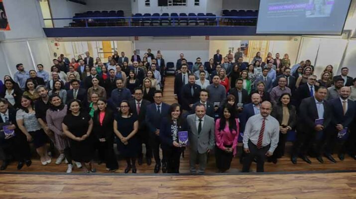 UAQ y Poder Judicial presentan “Guías de Trato Digno” 1 Trato Digno