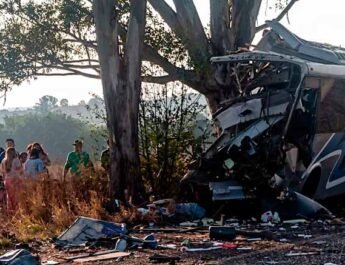 Choque de autobús en Amealco deja 9 muertos y al menos 24 lesionados