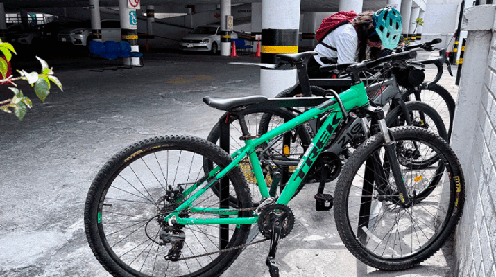 Felifer Macías habilita biciestacionamientos 1 biciestacionamientos