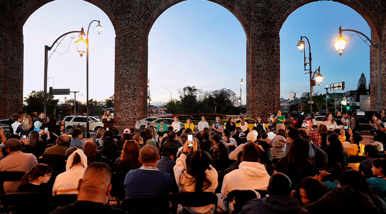 Encendido de los Arcos por el autismo 2 el autismo