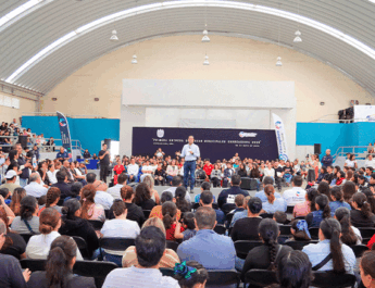 9 mil becas