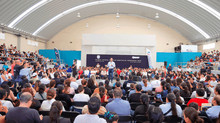Chepe Guerrero entrega más de 9 mil becas escolares 1 9 mil becas