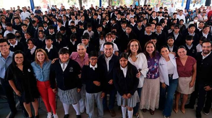 Nava arranca la estrategia "Contigo Por Tu Familia" en El Marqués 1 Nava arranca