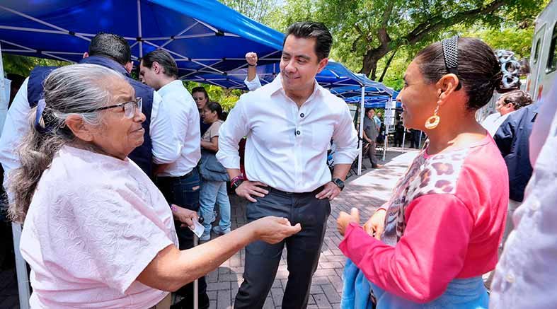 Servicios a los ciudadanos: Felifer Macías 2 Servicios a