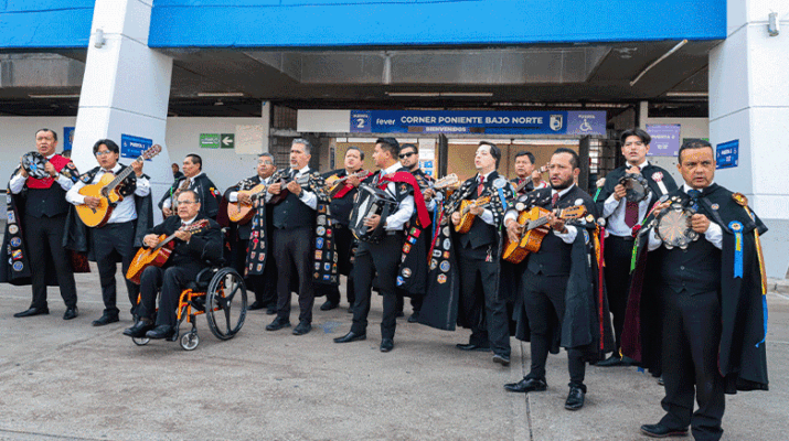 UAQ y Municipio de Querétaro rinden homenaje a Gallos Blancos de 1987 1 UAQ y Municipio