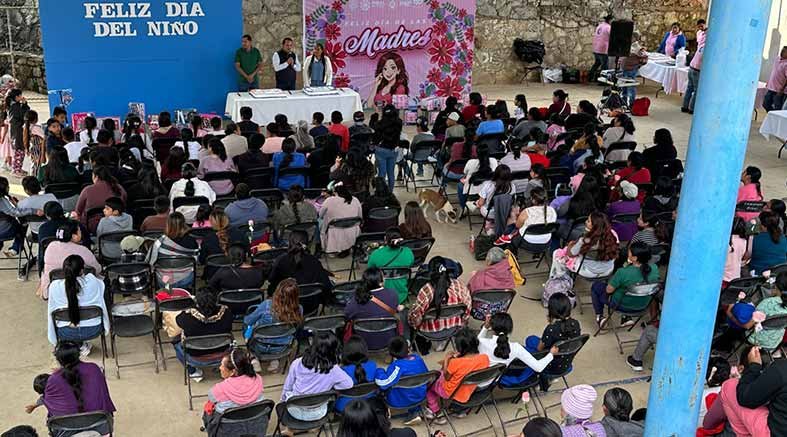 DIF Pinal de Amoles organiza festejo familiar en Arquitos 4 en Arquitos