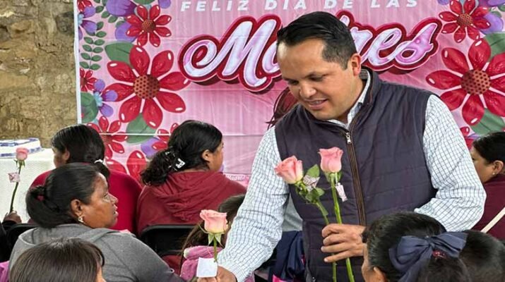 DIF Pinal de Amoles organiza festejo familiar en Arquitos 1 en Arquitos