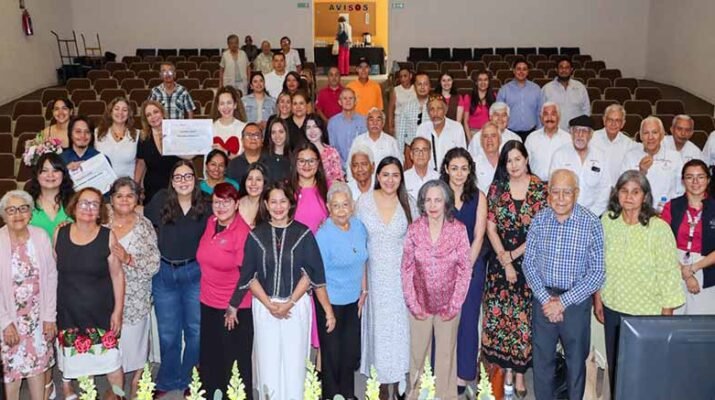 Reconoce IEEQ a personas adultas mayores con concurso de cuento 1 personas adultas