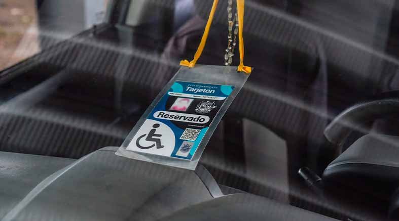 DIF Corregidora entrega más de 800 tarjetones de estacionamiento 4 800 tarjetones