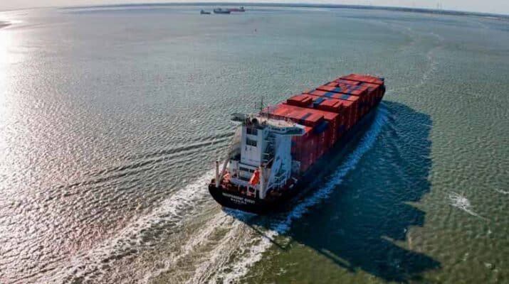 Barcos cargados de petróleo están empezando a salir de Ormuz: Trump 1 Barcos