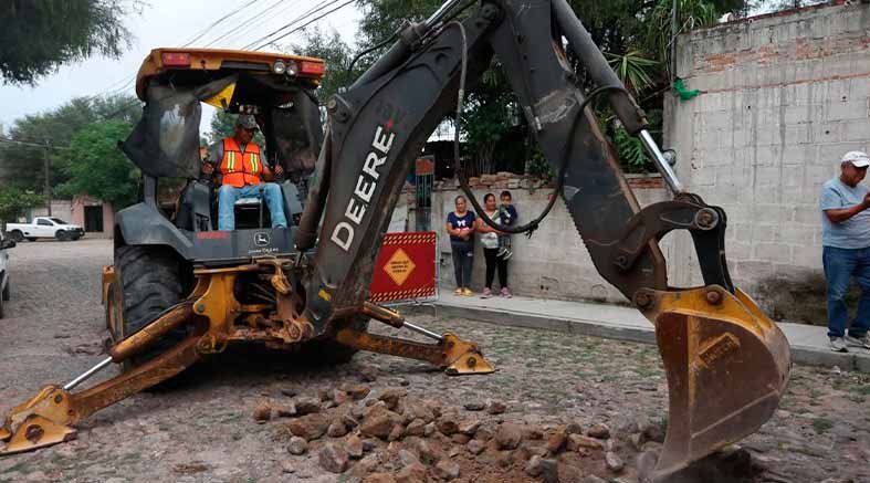 Tequisquiapan arranca rehabilitación de Calle Ónix en Hacienda Grande 2 Calle Ónix