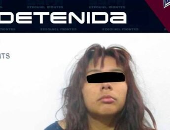 Detienen A Mujer