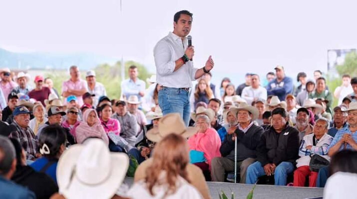 Felifer Macías entrega apoyos agrícolas por más de 1.1 millones de pesos 1 apoyos agrícolas