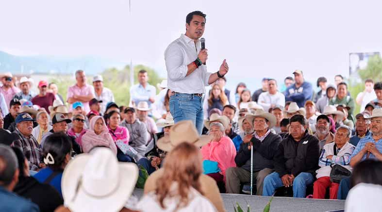 Felifer Macías entrega apoyos agrícolas por más de 1.1 millones de pesos 4 apoyos agrícolas