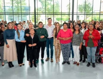 reconoce la contribución