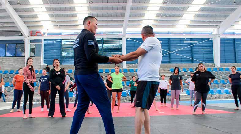 Clase de defensa personal para mujeres en Corregidora 2 Clase de