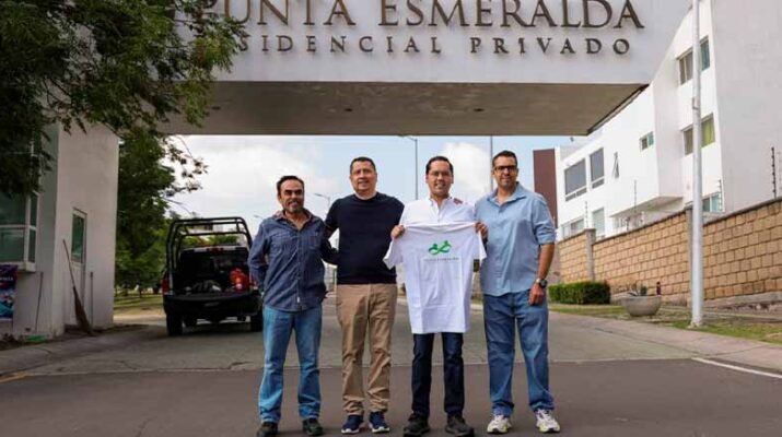 Encabeza Chepe Guerrero limpieza en Punta Esmeralda 1 Punta Esmeralda