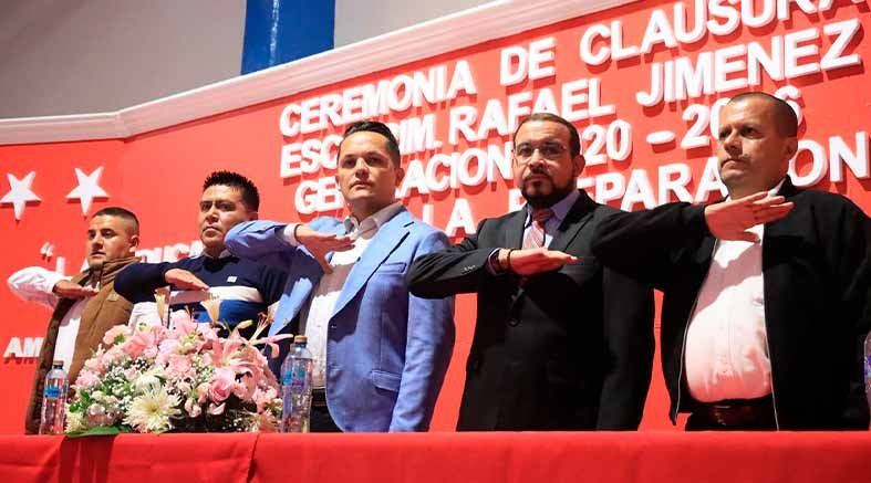 Iván Zárate apadrina graduación en Pinal de Amoles 3 apadrina graduación
