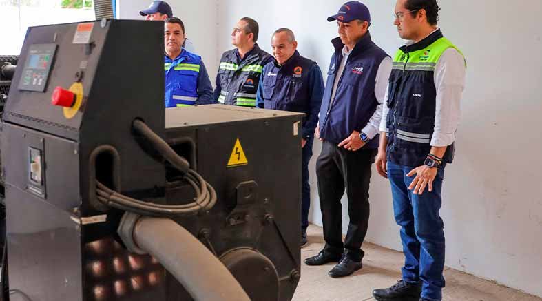 Chepe Guerrero y Eric Gudiño supervisan cárcamo en Puerta Real II 2 cárcamo en