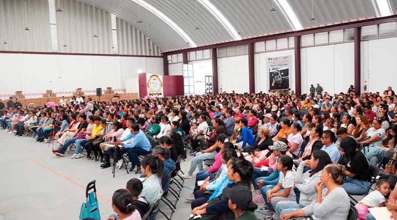 Entregan apoyos del programa Mujer Trabajadora en Ezequiel Montes 2 programa Mujer
