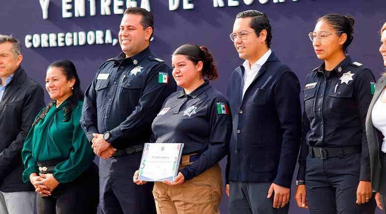 Chepe Guerrero reconoce a 50 policías en Corregidora 2 reconoce a 50