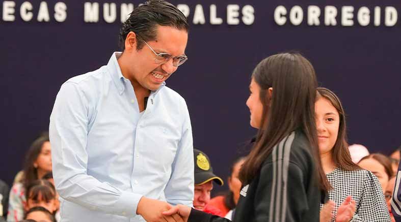 Becas A 