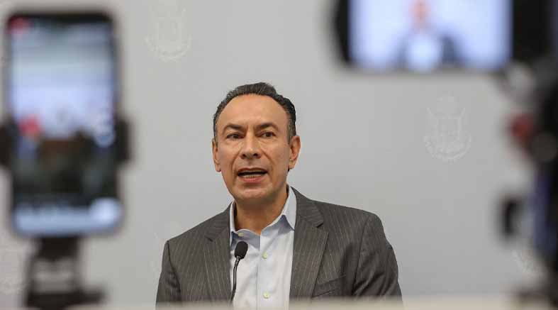 Destaca Arturo Maximiliano ley aprobada sobre educación digital 4 Destaca Arturo