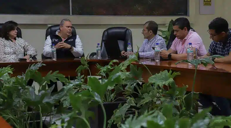 Dialogan UAQ y AMEQ sobre movilidad estudiantil 3 Dialogan UAQ